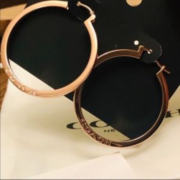 coach rose gold hoop earring​​​​ - Picture 2 of 3
